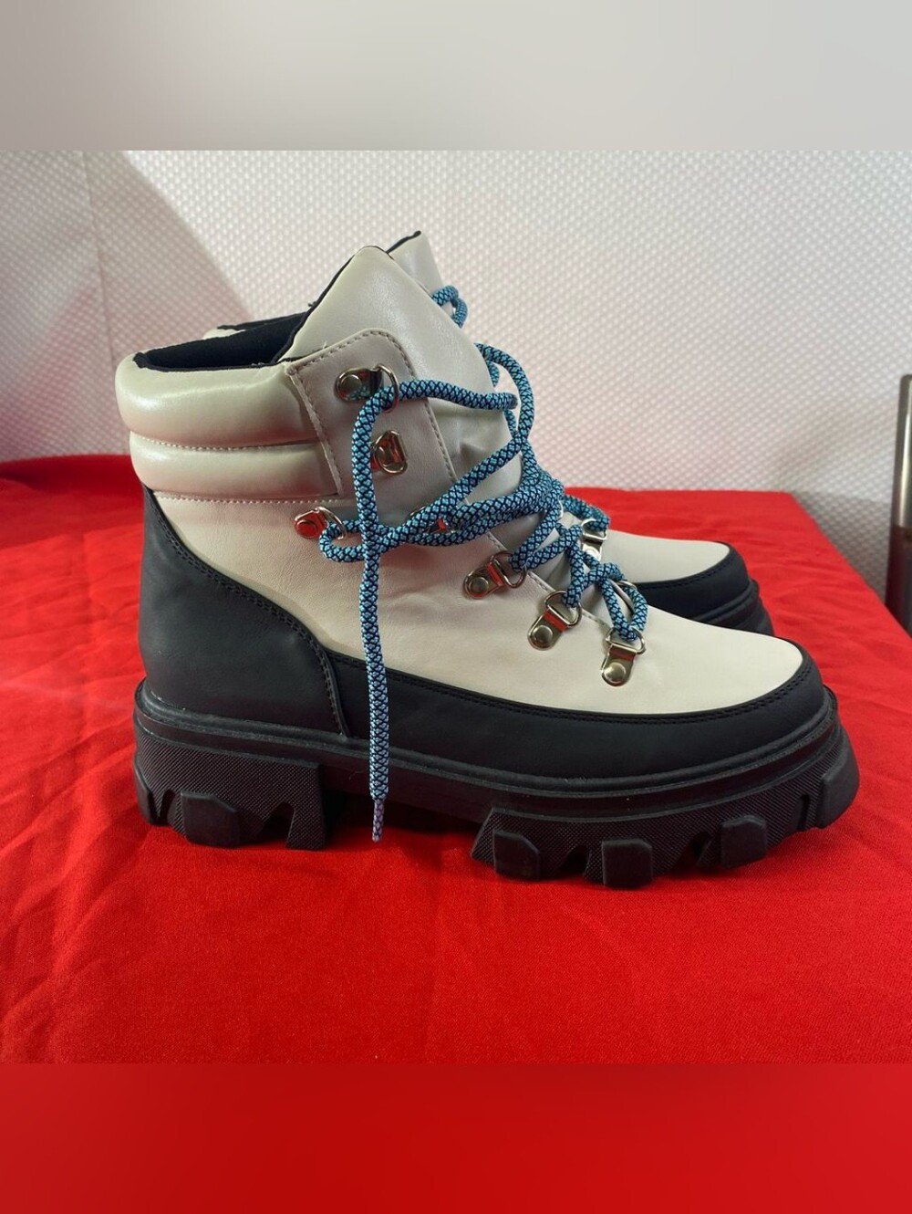): Portland Boot Company Women’s Hiker Boots - Size 8 - Ivory & Black Lug Sole